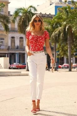 White Denim Slim Leg Mom Jeans -Trendora Shop 3b76f44517ae40e63741ba2fc84a9a6c 1