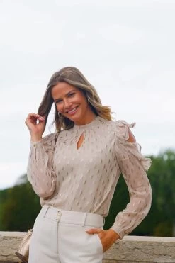 Ivory Metallic Fleck Print Cold Shoulder Top 15 Ivory Metallic Fleck Print Cold Shoulder Top -Trendora Shop 487f779d924dd470293caa4549ef70e9d6d6a82e