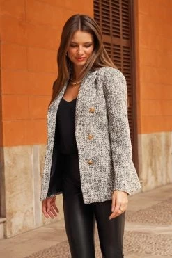Black & White Boucle Blazer With Gold Buttons -Trendora Shop 8a00cef8e2f667e01f714bfcc63ad643cf177981
