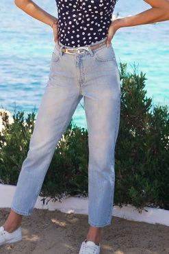 Light Wash Blue Straight Leg Jeans 11 Light Wash Blue Straight Leg Jeans -Trendora Shop 8a6fcfe8464727e5f3bac94fe43c00e7f113adb0