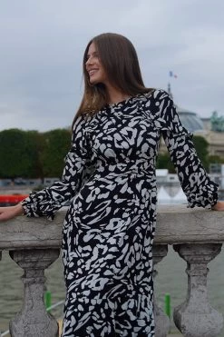 Black & White Animal Print Ruffle Hem Midi Dress -Trendora Shop d7adab4b0fbdc1bfacc4baf86ba56a901fe04071