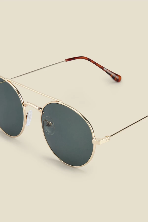 Gold Round Frame Bar Detail Sunglasses 2 Gold Round Frame Bar Detail Sunglasses - Image 2