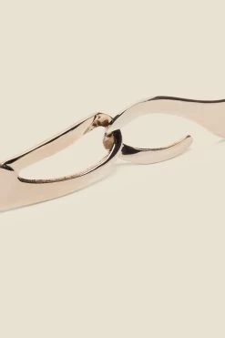 Black Patent Leather Slim Waist Belt With Gold Clasp 9 Black Patent Leather Slim Waist Belt With Gold Clasp -Trendora Shop sosandar belts 018 1