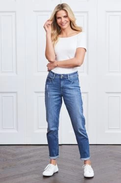 Mid Blue Relaxed Fit Boyfriend Jeans 12 Mid Blue Relaxed Fit Boyfriend Jeans -Trendora Shop web s17 s21bd017 s21fw010we 024