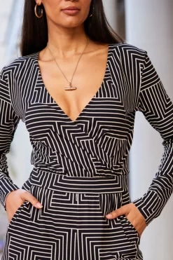 Black & White Geometric Print Wrap Front Wide Leg Jumpsuit With Pockets -Trendora Shop web 09 a20jj004nege01 119