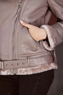 Mocha Faux Shearling Biker Jacket -Trendora Shop web 17 a19ol004mk0001 352 rc