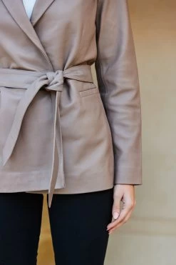 Taupe Luxe Leather Belted Blazer 10 Taupe Luxe Leather Belted Blazer -Trendora Shop web 19 s23dj081bk0001 176