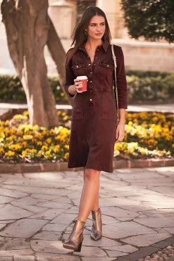 Burgundy Popper Front 3/4 Sleeve Stretch Denim Dress 8 Burgundy Popper Front 3/4 Sleeve Stretch Denim Dress -Trendora Shop web 2020 03 11 sosandar malta shot 52 058 burgundy rt