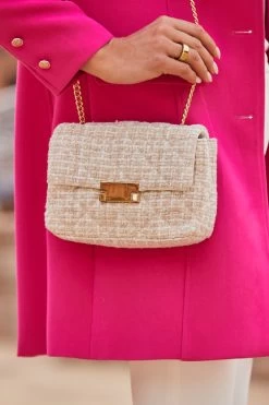 Natural Boucle Clasp Detail Cross Body Bag 10 Natural Boucle Clasp Detail Cross Body Bag -Trendora Shop web 2303 105 s23ow055pk0013 s23bw013iv0001 105 019