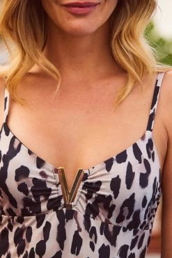 Leopard Print Ultra-Chic Gold Detail Swimsuit 12 Leopard Print Ultra-Chic Gold Detail Swimsuit -Trendora Shop web 2303 126 s22hj026nlbn01 s23ac010nl0003 126 126