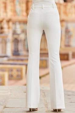Ivory Premium Kick Flare Trousers -Trendora Shop web 2303 15 s23bw013iv0001 s23ow076iv0001 s23tw089cm0002 15 370