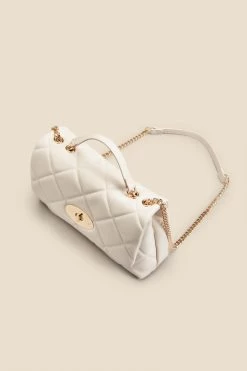 Ivory Faux Leather Quilted Clasp Detail Cross Body Bag -Trendora Shop web 2303 box a22ac006eu0001 c