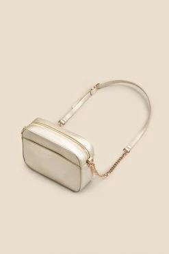 Gold Chain Detail Cross Body Bag With Tassel 7 Gold Chain Detail Cross Body Bag With Tassel -Trendora Shop web 2303 box s23ac040mc0003 c