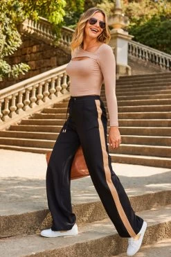 India Gold Side Stripe Detail Leather Trainers -Trendora Shop web 2307 36 s23bw052bk0001 s23tj169bn0024 36 027 2