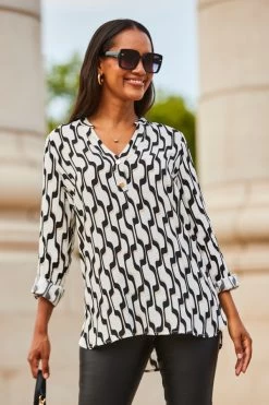 White & Black Geometric Print Button Detail Tunic Top -Trendora Shop web 2307 49 s23tw060ivcv01 49 255