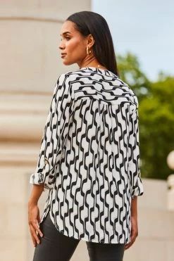 White & Black Geometric Print Button Detail Tunic Top -Trendora Shop web 2307 49 s23tw060ivcv01 49 413