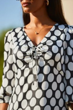 Black & White Spot Print Tie Detail Satin Top 10 Black & White Spot Print Tie Detail Satin Top -Trendora Shop web 2307 51 s23tw173bksp01 51 253