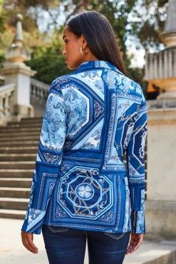 Blue Scarf Print Jersey Twist Front Shirt 9 Blue Scarf Print Jersey Twist Front Shirt -Trendora Shop web 2307 54 s23tj076becv01 54 136 rt