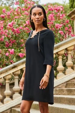 Black Chain Lace Up Shift Dress -Trendora Shop web 2307 60 s23dw205bk0001 60 063