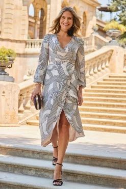 White & Black Geometric Print Satin Wrap Dress 9 White & Black Geometric Print Satin Wrap Dress -Trendora Shop web 2307 68 a23dw014bkwe01 68 055