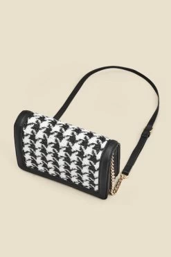 Dogtooth Black Trim Chain Detail Cross Body Bag 8 Dogtooth Black Trim Chain Detail Cross Body Bag -Trendora Shop web 2307 box a23ac011bk0001 a