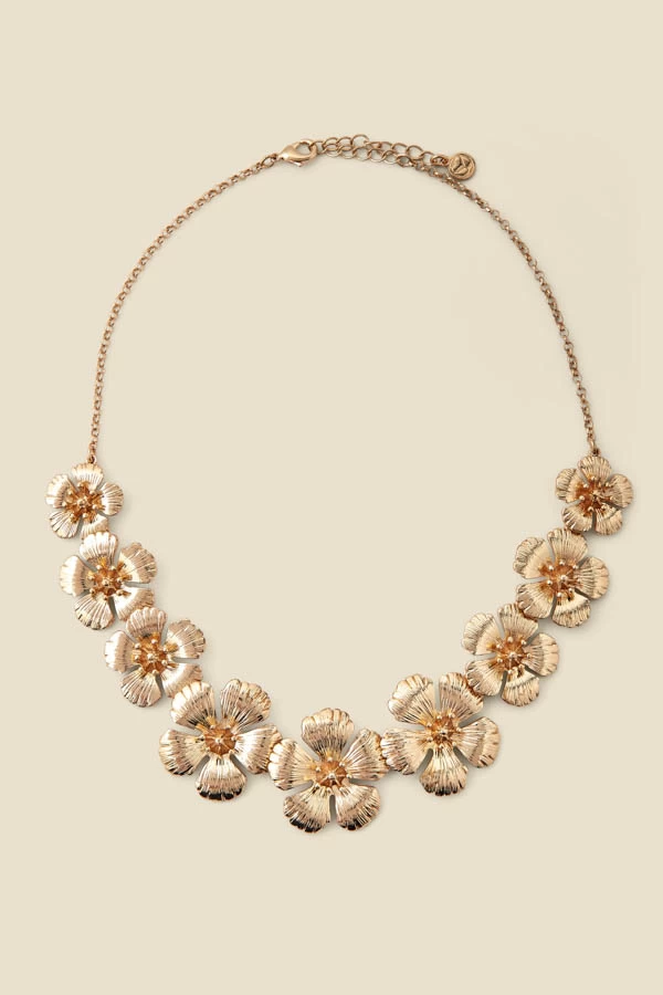 Gold Flower Detail Necklace 1 Gold Flower Detail Necklace