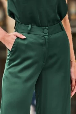 Emerald Green Satin Wide Leg Trousers -Trendora Shop web 2308 50 a23tw011gn0001 s23bw030gn0001 50 370 rt