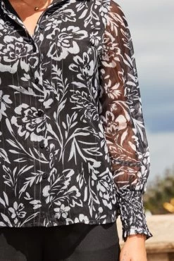 Black Floral Print Shirred Cuff Shirt With Silver Detail -Trendora Shop web 2308 74 a23tw032bkcv01 74 216