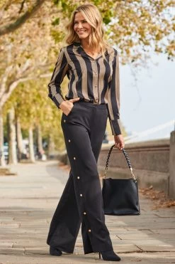 Black Faux Leather Twist Strap Detail Shoulder Bag -Trendora Shop web 2310 16 a23tw104bkst01 a23bw051bk0001 16 025 2