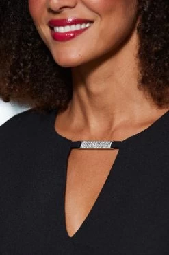 Black Keyhole Detail Feather Cuff Shift Dress 15 Black Keyhole Detail Feather Cuff Shift Dress -Trendora Shop web 2310 17 a23dw064bk0001 17 130