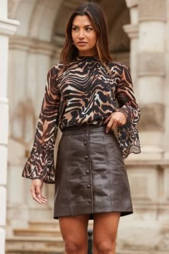 Chocolate Brown Leather Button Front Skirt -Trendora Shop web 2310 42 a23tw095necv01 s23sl005pt0004 42 068 1