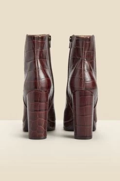 Chocolate Croc Leather Block Heel Platform Ankle Boot 6 Chocolate Croc Leather Block Heel Platform Ankle Boot -Trendora Shop web 2310 box a23fw073yw0010 d