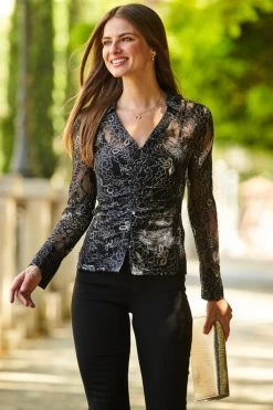 Black & Gold Luxe Lace Gathered Front Jersey Shirt 8 Black & Gold Luxe Lace Gathered Front Jersey Shirt -Trendora Shop web 35 a22tj042bk0001 112