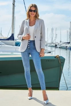 Light Wash Button Front Skinny Jeans 10 Light Wash Button Front Skinny Jeans -Trendora Shop web 36 s22ow999gy0014 202 1