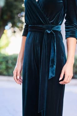 Emerald Green Velvet Zip Detail Wrap Jumpsuit 10 Emerald Green Velvet Zip Detail Wrap Jumpsuit -Trendora Shop web 38 a21jv001gn0035 149
