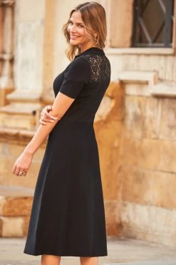 Black Knit Fit & Flare Dress With Lace Detail -Trendora Shop web 43 a22dk700bk0001 235