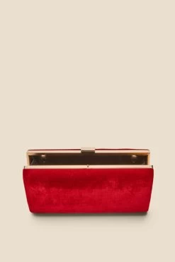 Red Velvet Clasp Detail Box Clutch Bag 8 Red Velvet Clasp Detail Box Clutch Bag -Trendora Shop web a22ac001rd c