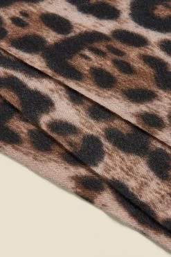 Leopard Print Super Soft Scarf -Trendora Shop web a22ac043ld 3