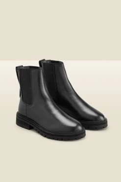 Black Chunky Sole Leather Chelsea Boot -Trendora Shop web a22fw026bk b 1