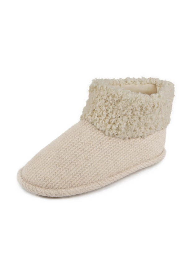 Cream Cable Knit Boot Slippers 3 Cream Cable Knit Boot Slippers - Image 3