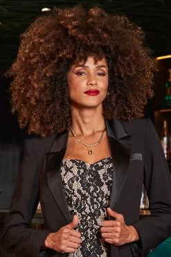 Gold Square Pendant Slinky Chain Layered Necklace 5 Gold Square Pendant Slinky Chain Layered Necklace -Trendora Shop web crop 2309 234 a23ow033bk0001 a23bw001bk0001 a23tw043bk0001 234 095