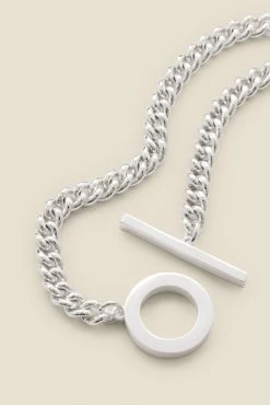Silver Plated Toggle Detail Necklace -Trendora Shop web s22ac032mc0018 2